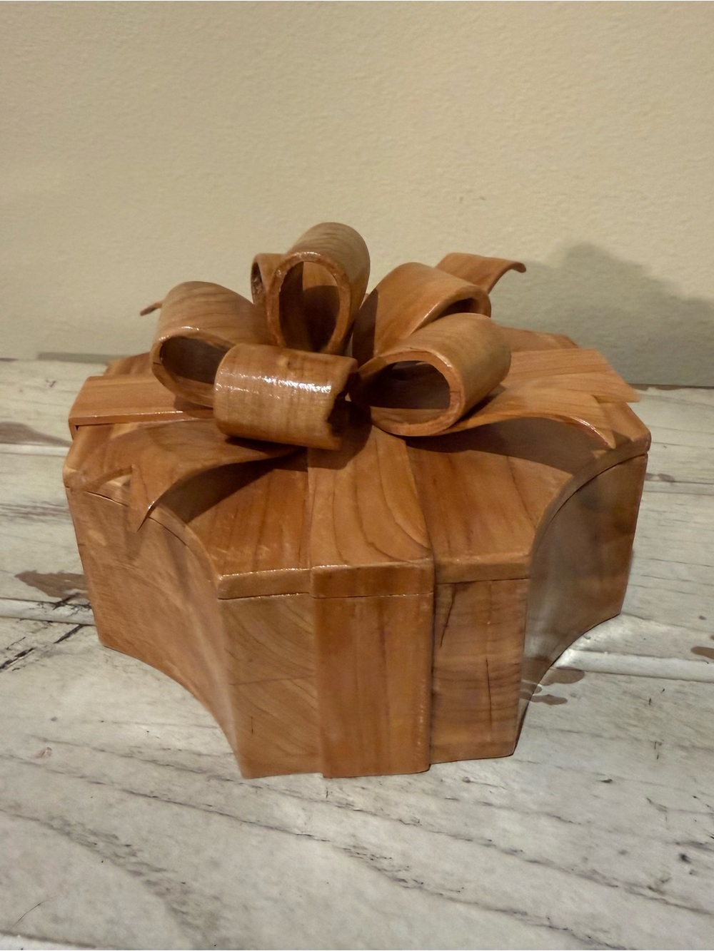 Hand Carved Wooden Gift Box Sculpted Ribbon Bow Felt Lined Keepsake Trinket